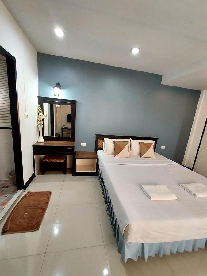Traveller Inn Hotel Chiang Mai Bagian luar foto